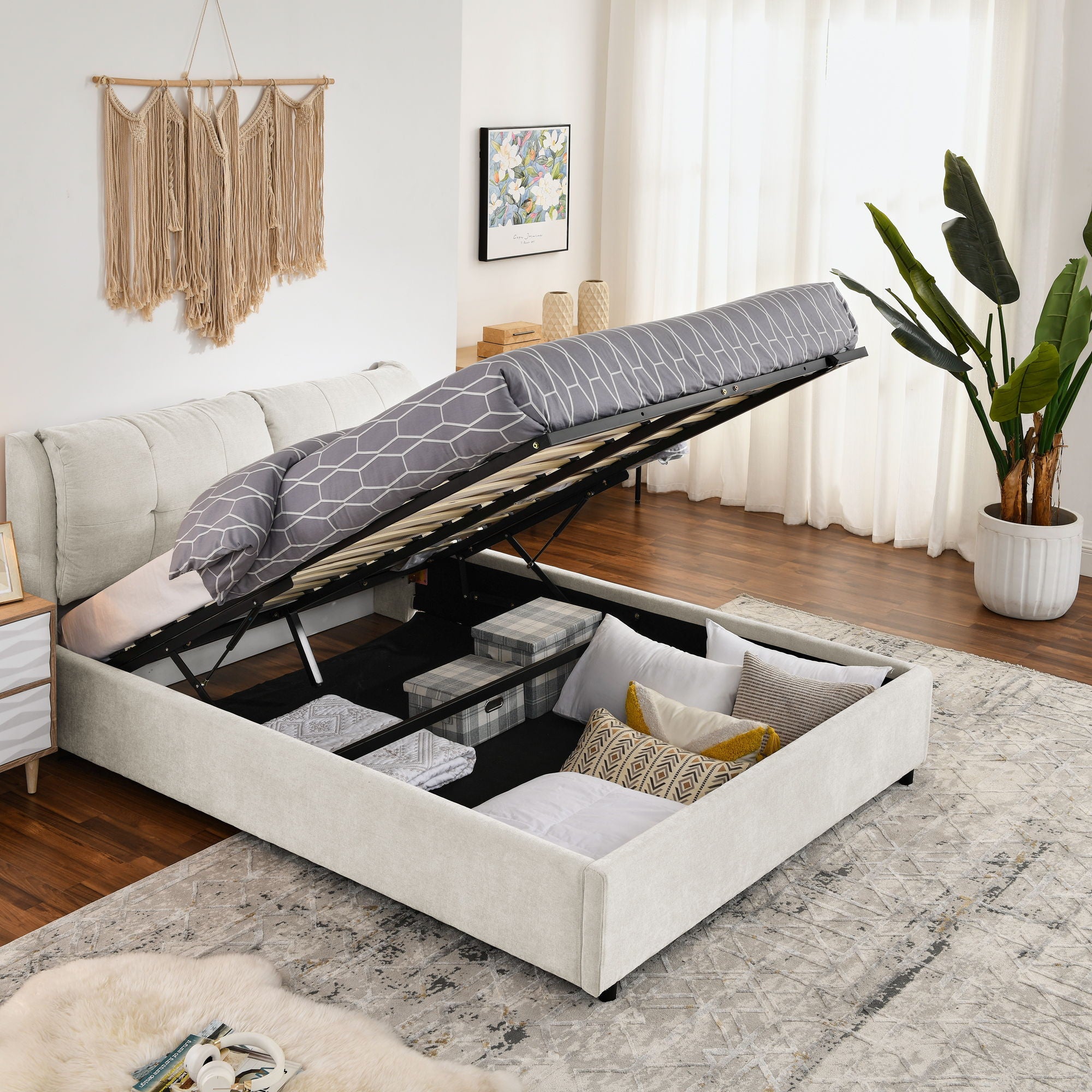 Storage Upholstered Hydraulic Platform Bed With Integrated Headboard