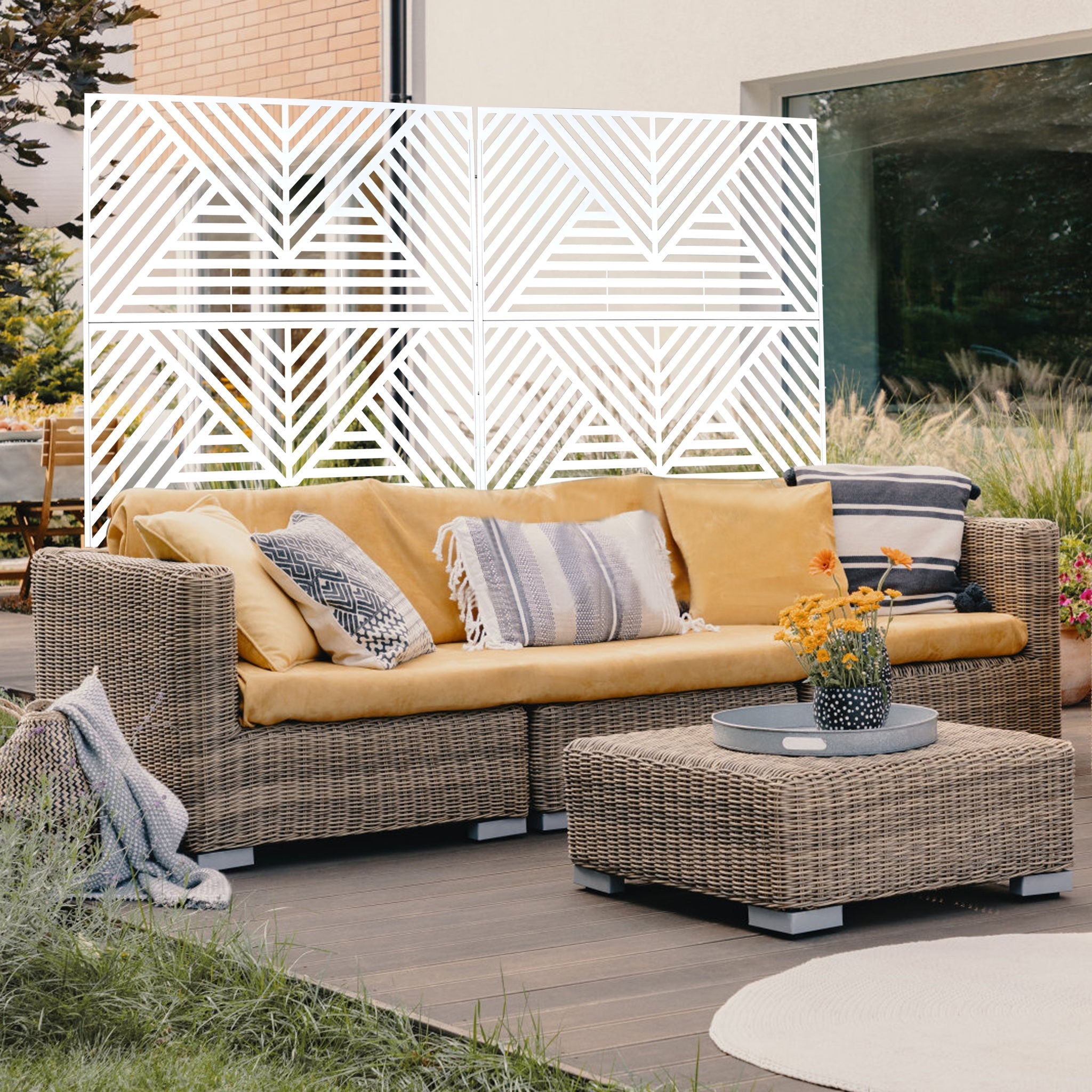 Freestanding Outdoor & Indoor Freestanding Metal Privacy Screen