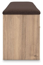 Kinlanni - Bedroom Upholstered Storage Bench - Tan / Brown