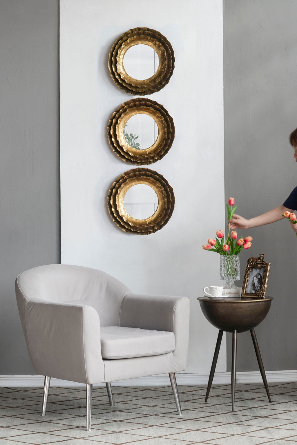 Round Wall Mirror With Metal Frame, Accent Mirror For Living Room - Gold