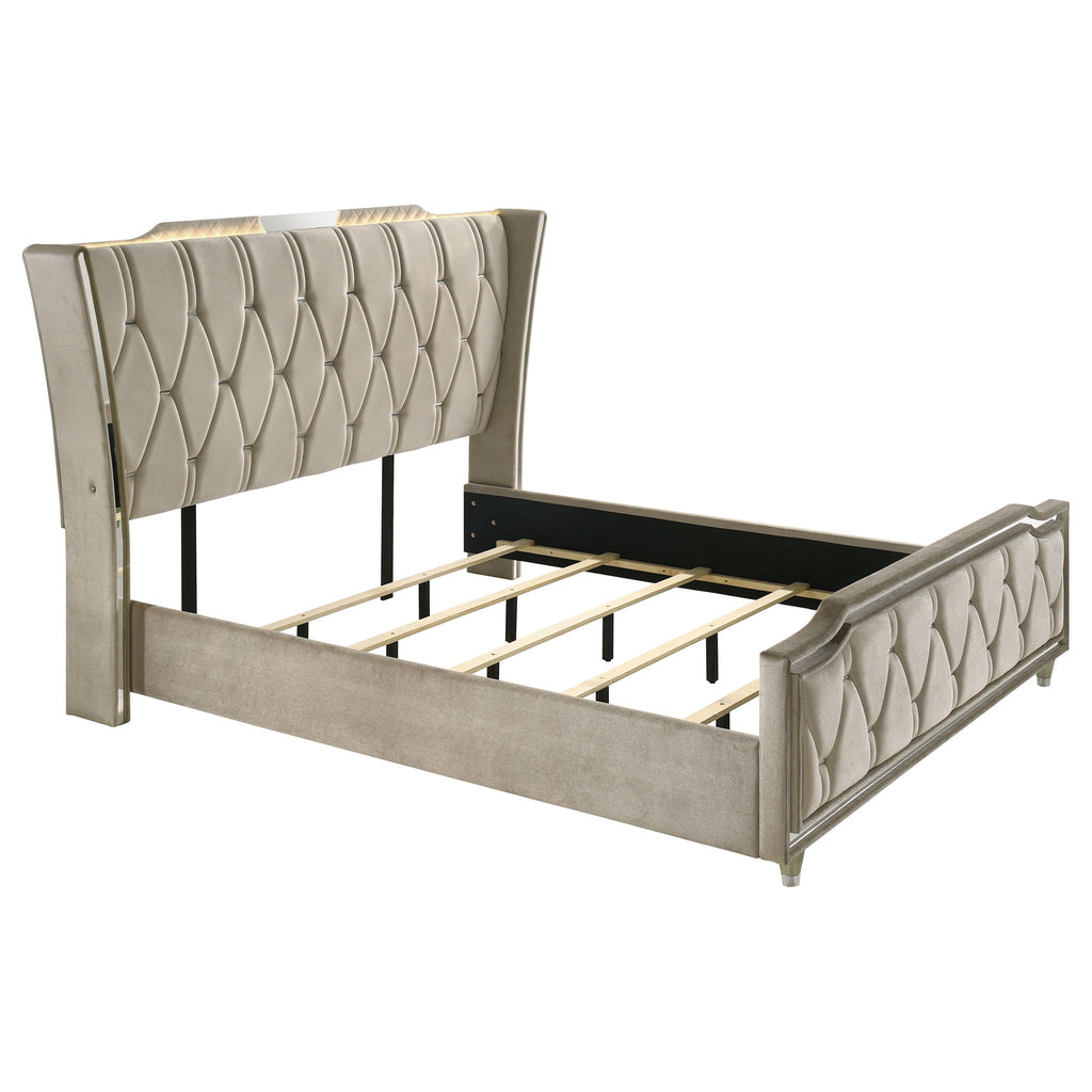 Lorient 4-piece California King Bedroom Set Ivory and Camel