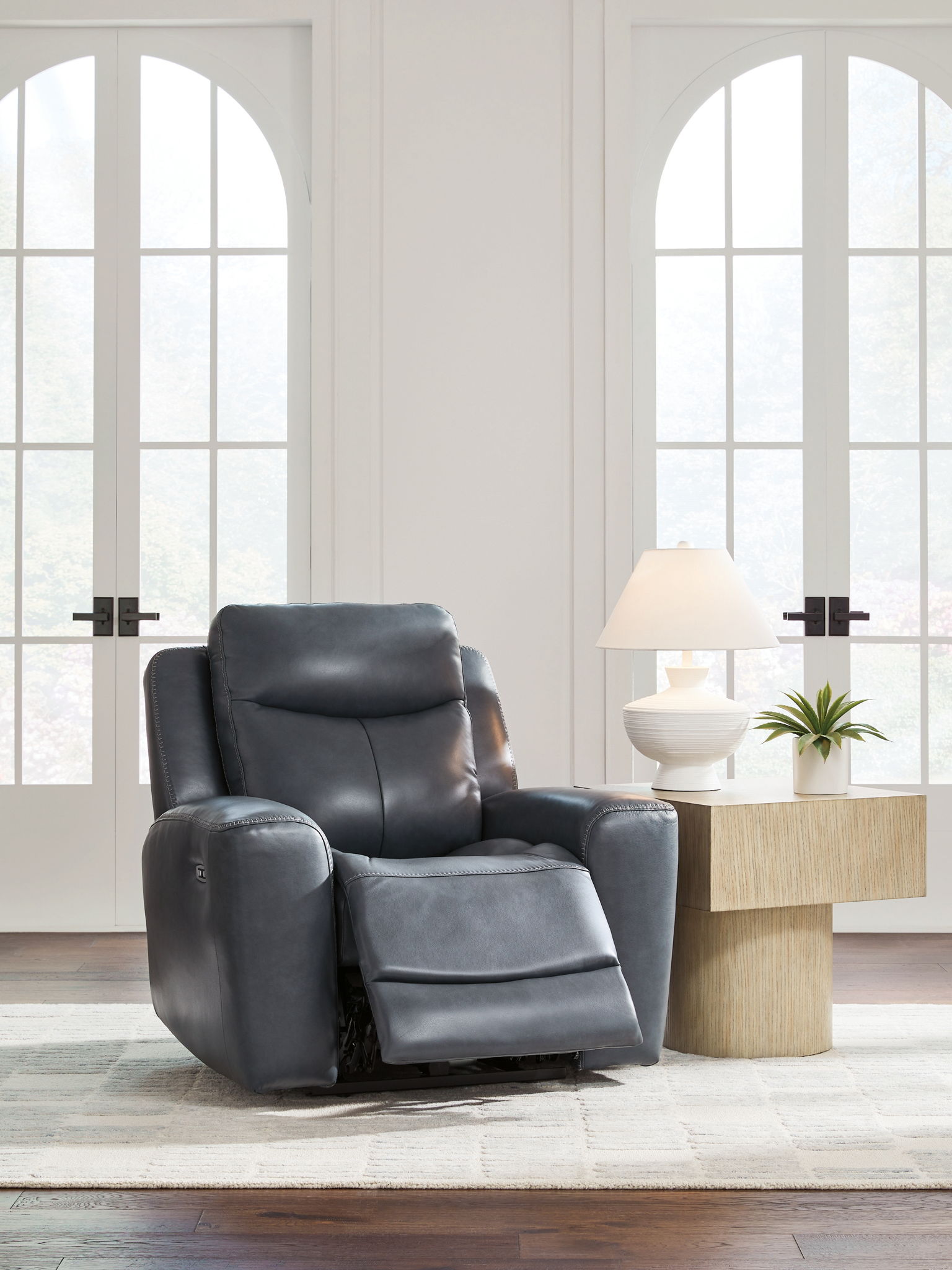 Bexhurst - Power Recliner With Adjustable Headrest