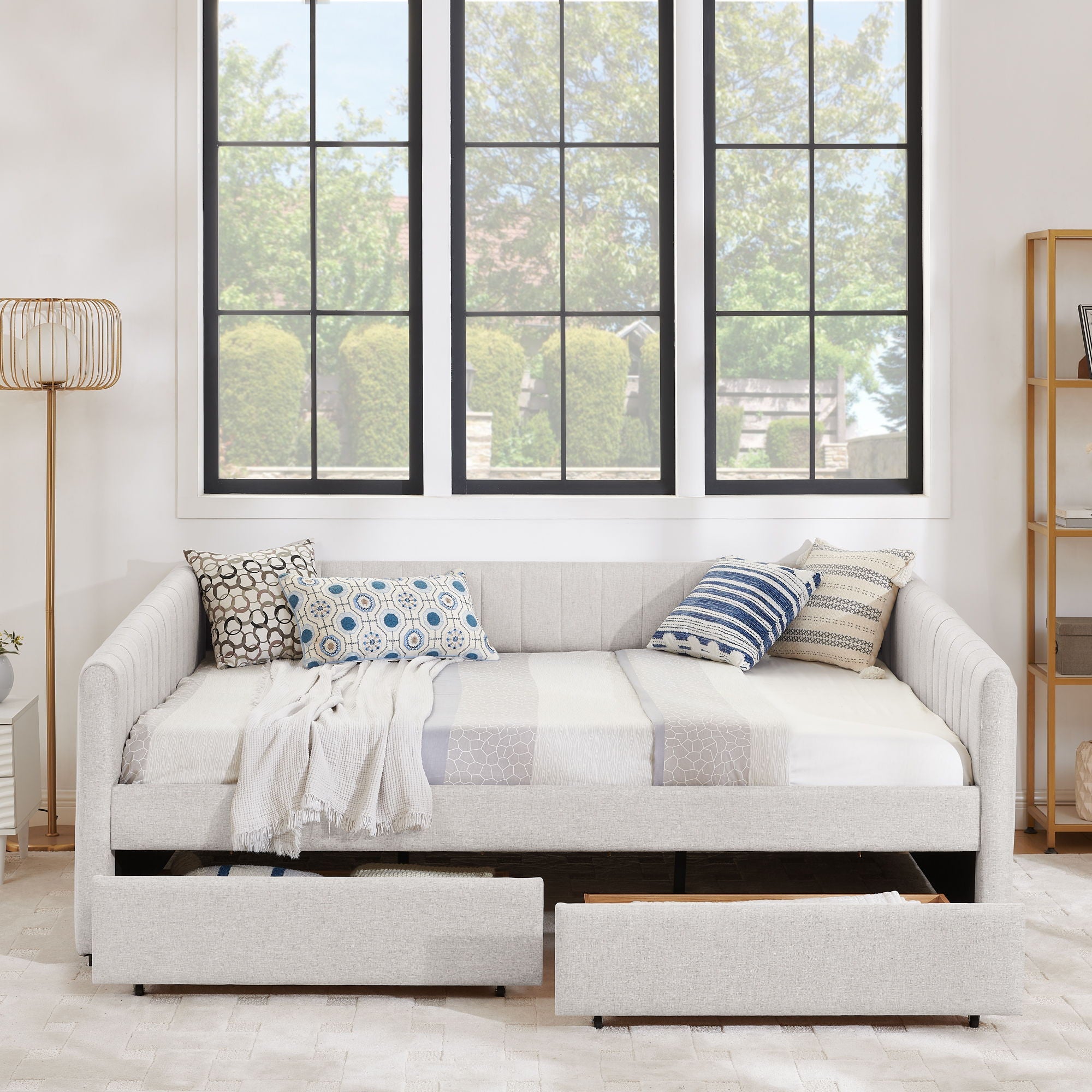 Upholstered Queen Daybed With 2 Drawers