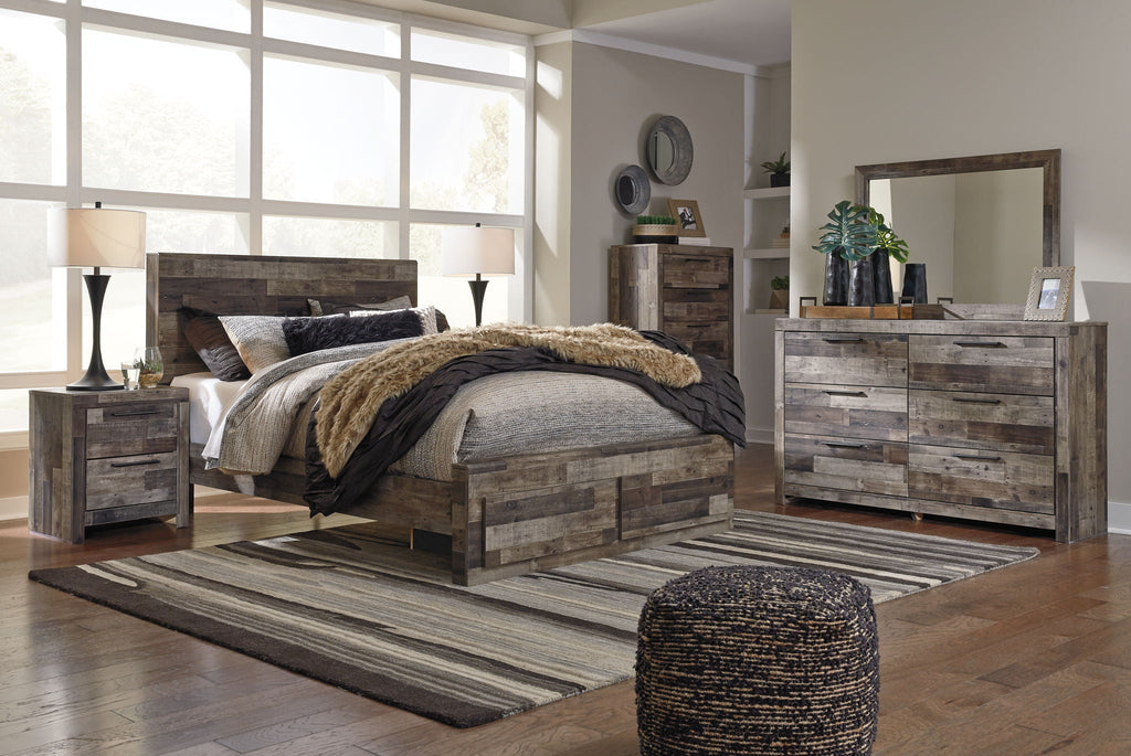 Derekson - Panel Bed