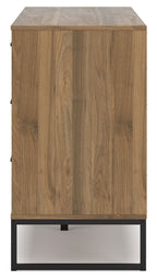 Deanlow - Six Drawer Dresser - Honey