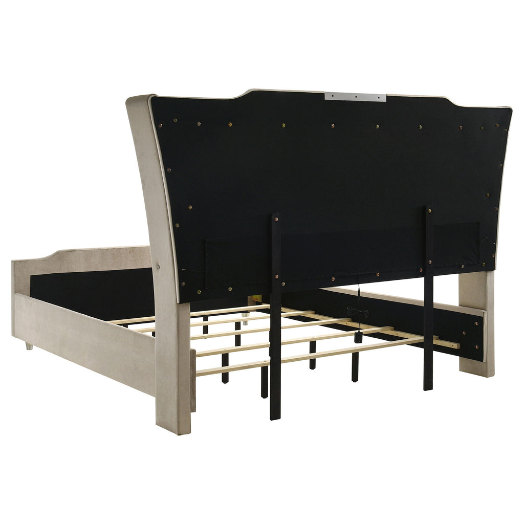 Lorient 5-piece California King Bedroom Set Ivory and Camel