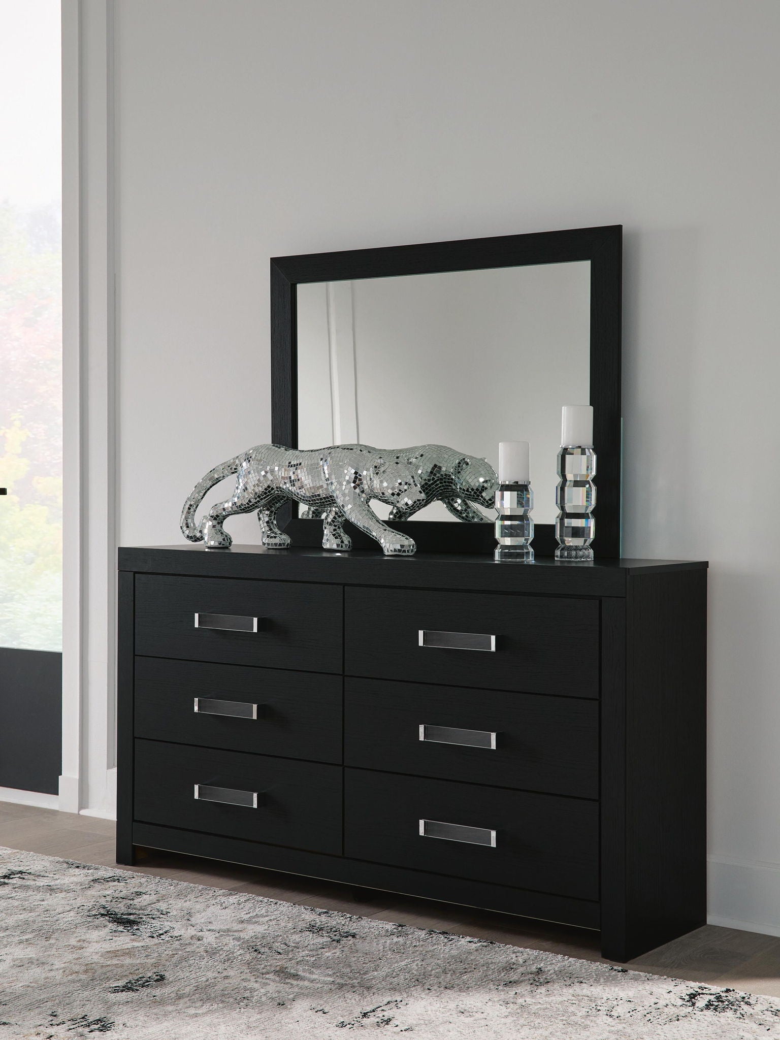 Maeling - Six Drawer Dresser