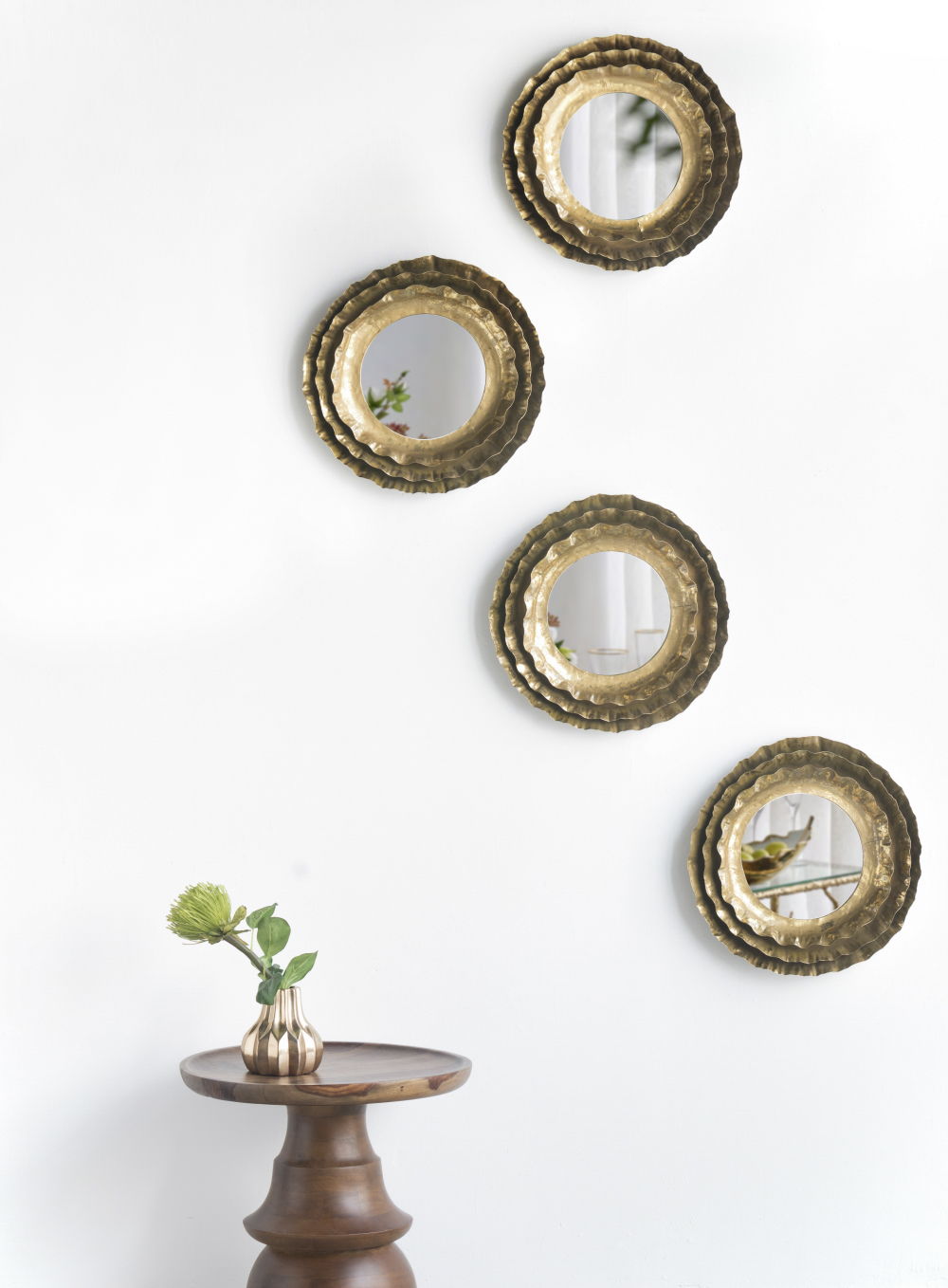 Round Wall Mirror With Metal Frame, Accent Mirror For Living Room - Gold