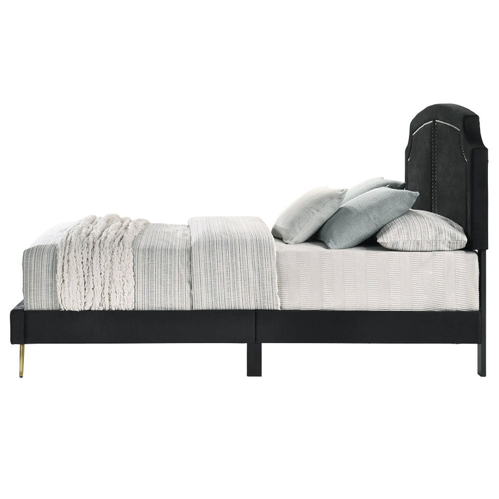 Zeena - Bed