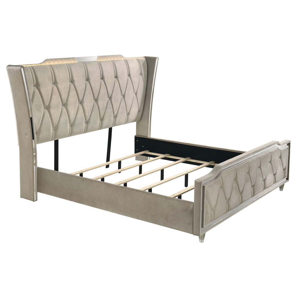 Lorient 5-piece Eastern King Bedroom Set Ivory and Camel