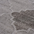 Guros - 8' X 10' Trellis Indoor / Outdoor Area Rug - White / Gray