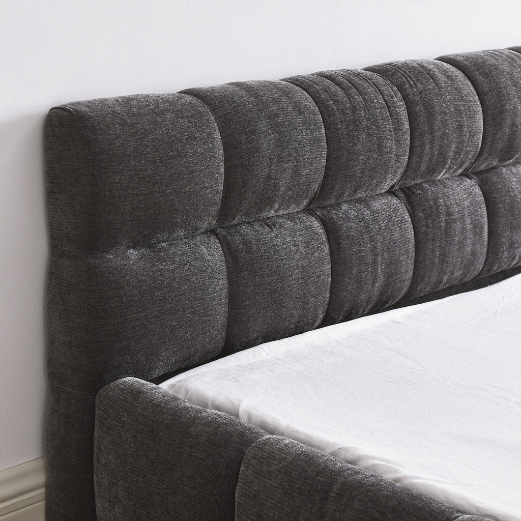 Modern Platform Bed Frame With Thick Fabric