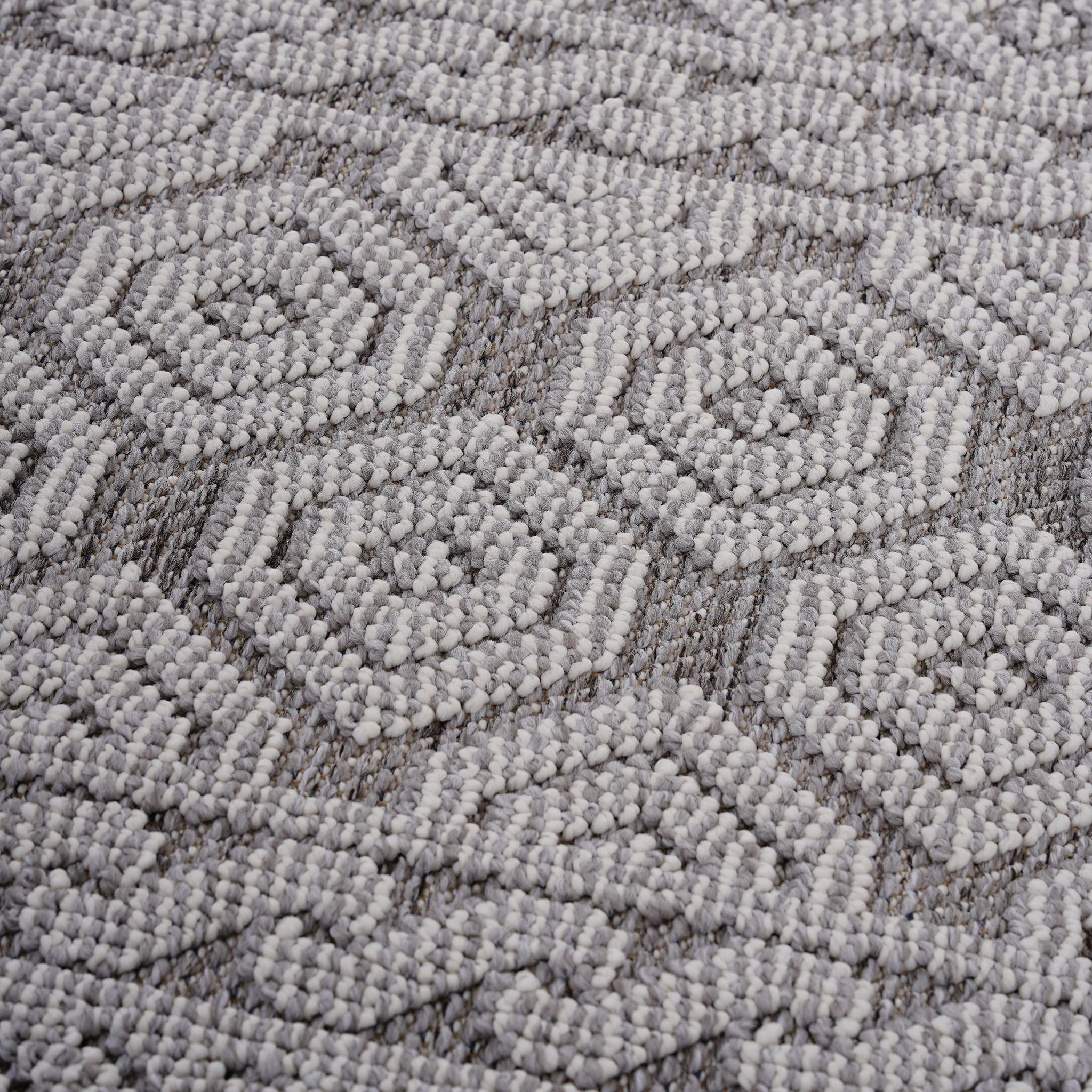 Guros - 8' X 10' Geometric Indoor / Outdoor Area Rug - Gray / White