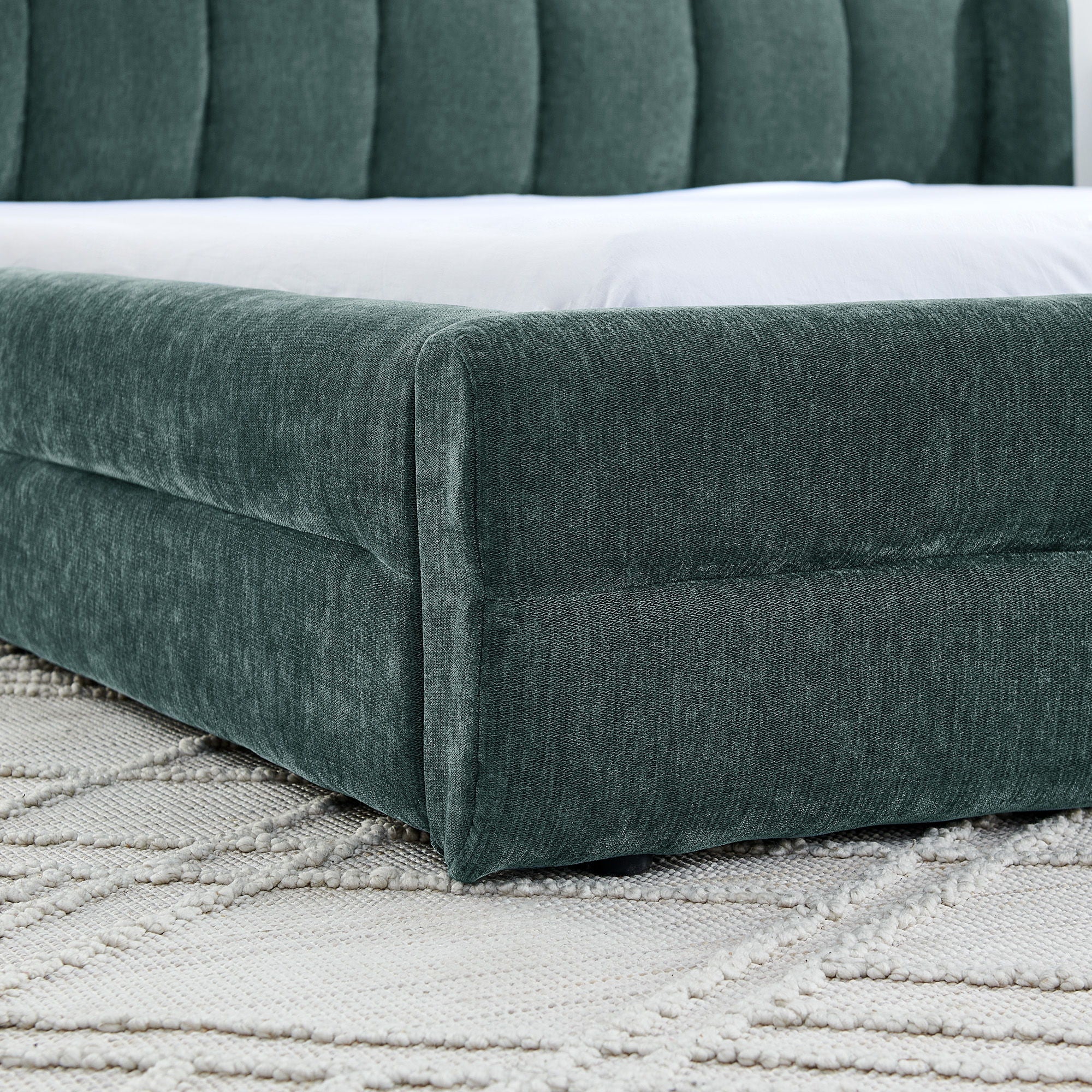 Modern Upholstered Bed Frame With Thick Fabric And Headboard