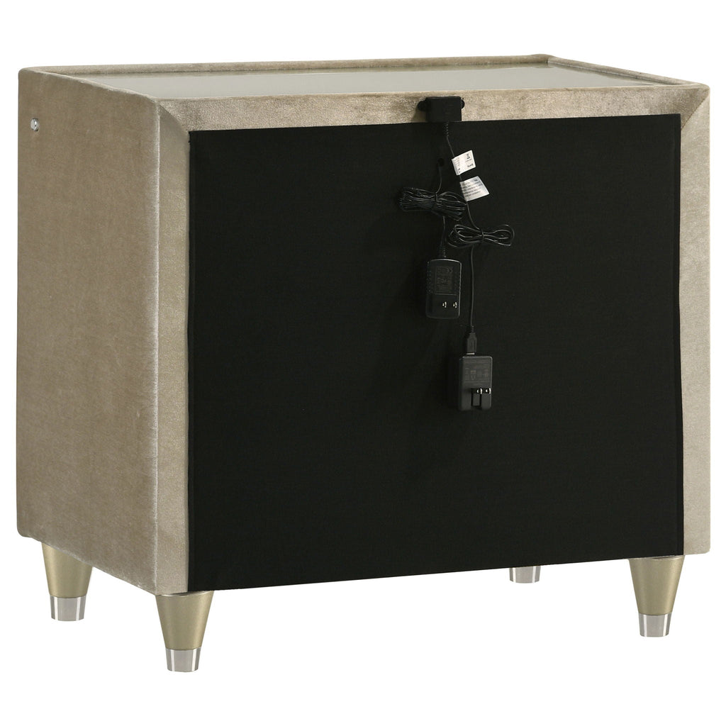 Lorient 5-piece California King Bedroom Set Ivory and Camel